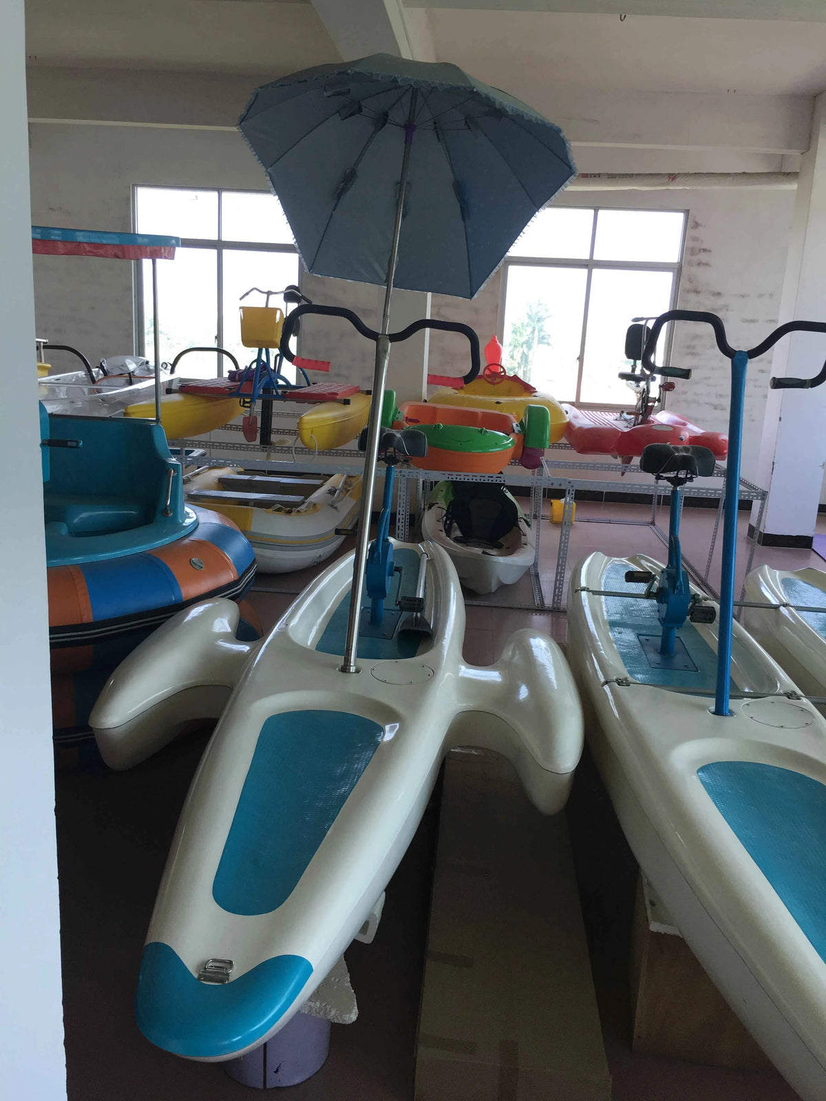 Waterplay Crafts Fiberglass Pedal Boat Electric Boat BBQ Boat For Sale-Water Bike For Aqua Bike Water Play Equipment