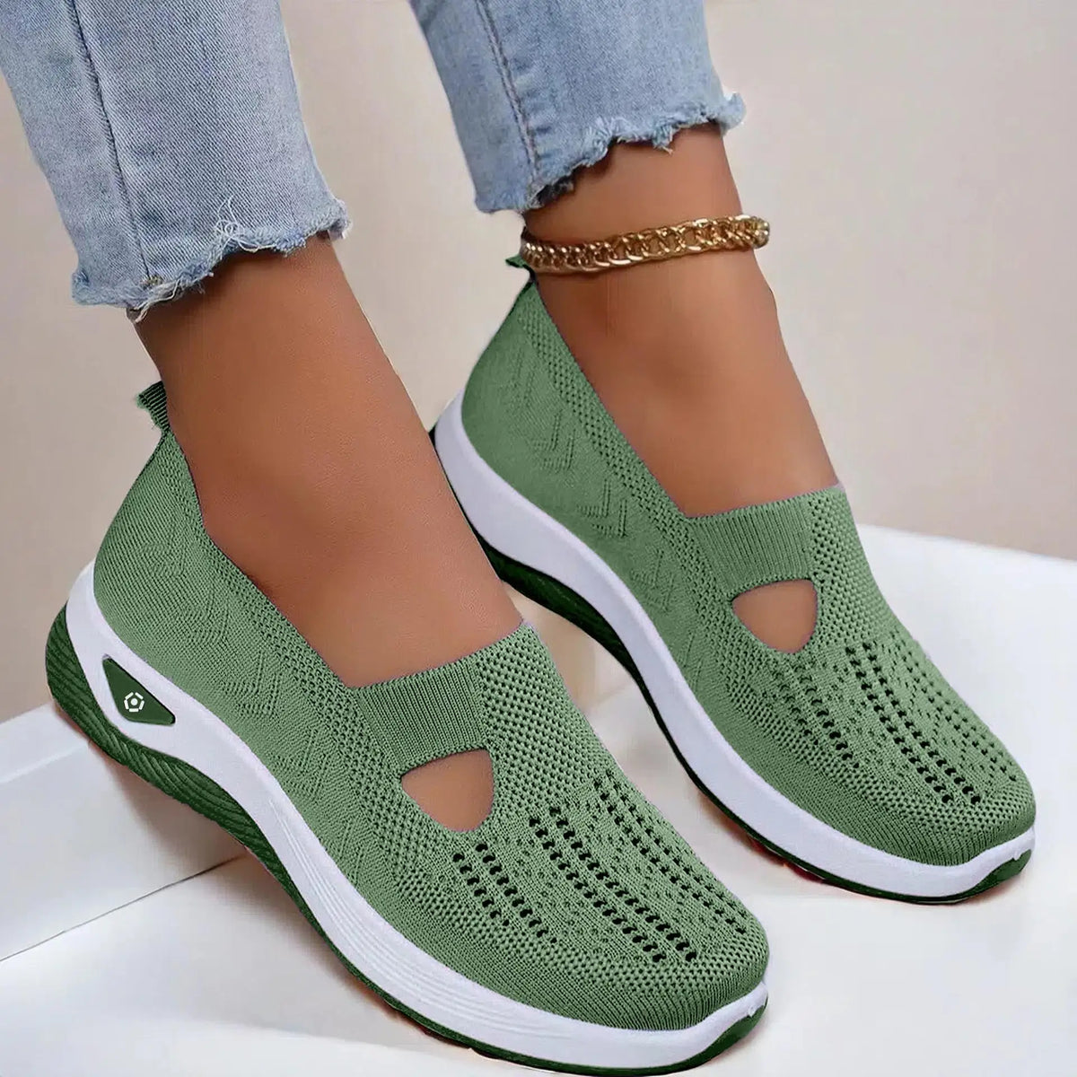 Woman Summer Breathable Mesh Flat Shoes Women Knitted Loafers Elderly Women's Shoes Mom Sneakers Middle-aged Women Casual Shoes