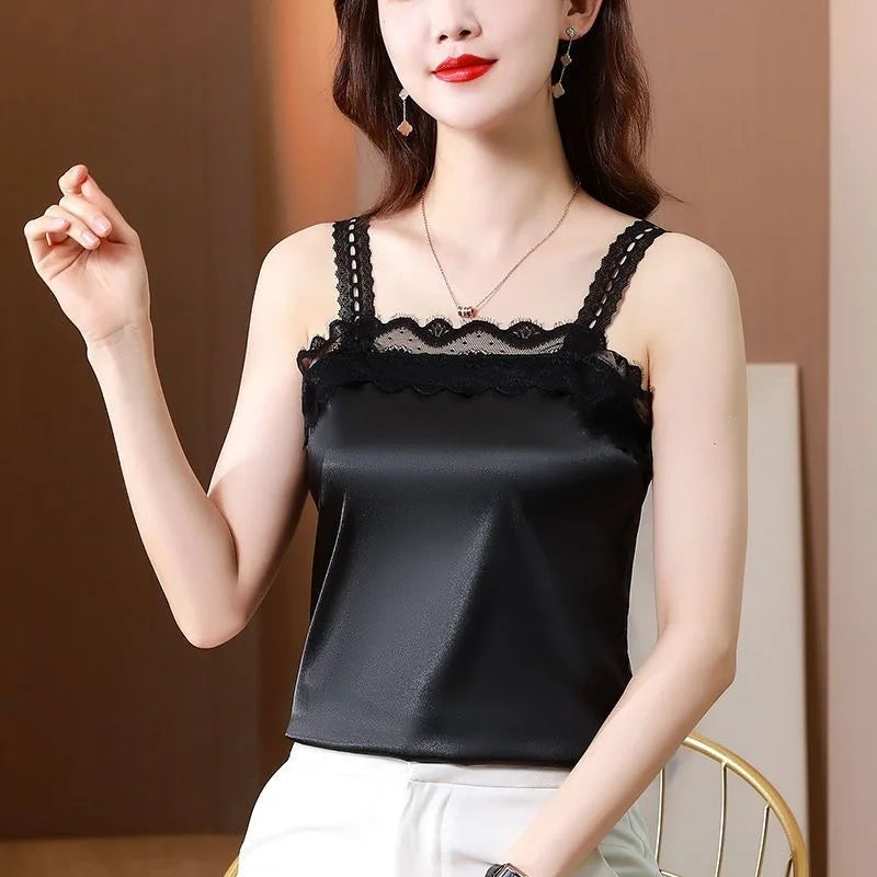 A new summer lace halter top for women's fashion, with a unique design inside and a sexy and beautiful back outside