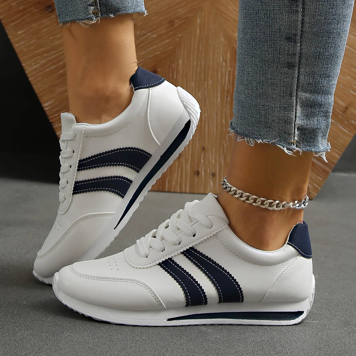 Women's Casual Lightweight Breathable Sport Shoes Spring Autumn New All-match Running Sneakers Zapatos De Mujer Tenis Jeans
