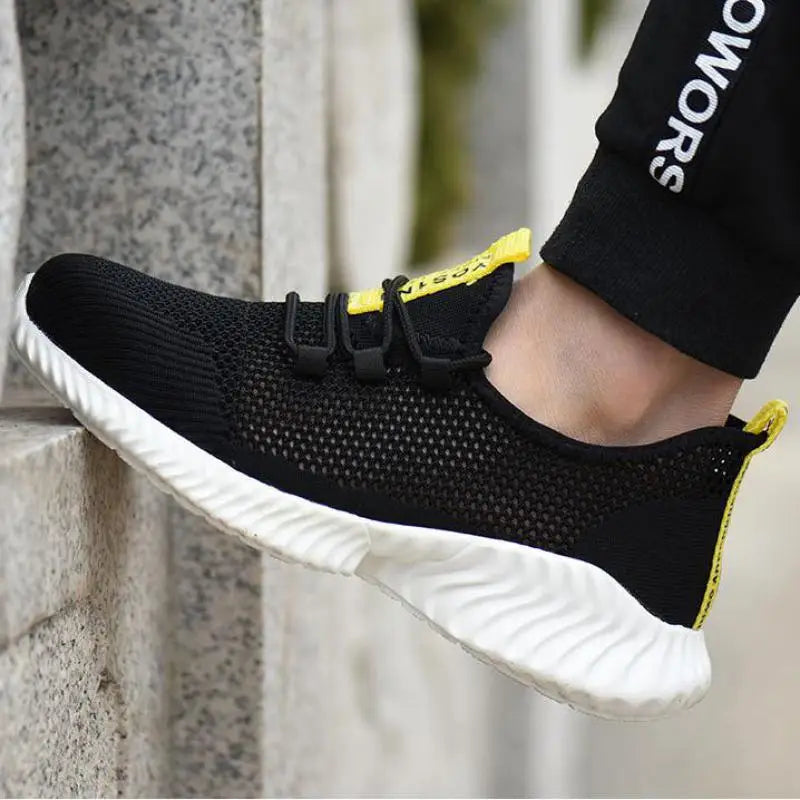 Summer Mesh Safety Shoes Breathable Lightweight Black Iron Toe Work Shoes Anti-slip Sports Safety Work Sneakers for Men Women