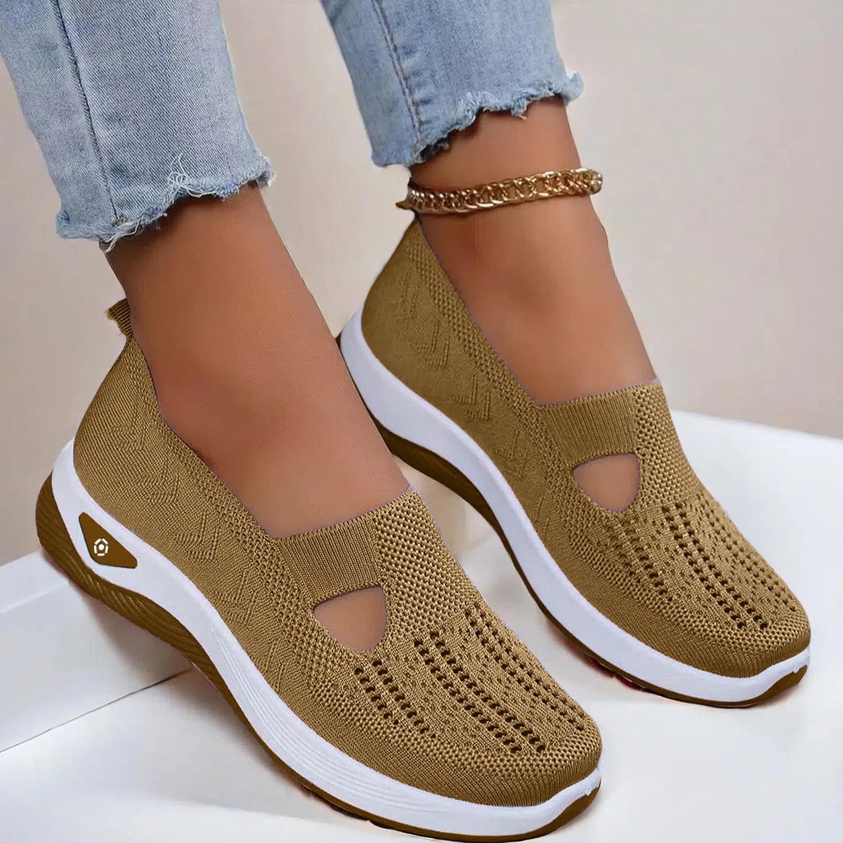 Woman Summer Breathable Mesh Flat Shoes Women Knitted Loafers Elderly Women's Shoes Mom Sneakers Middle-aged Women Casual Shoes