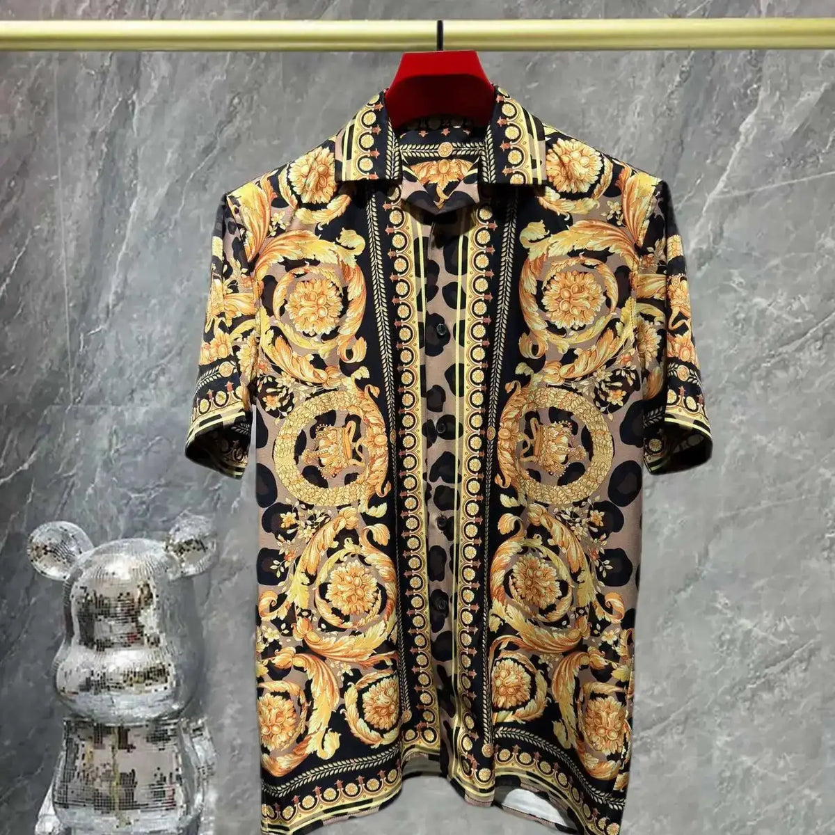 Vintage men's luxurious gold Baroque chain patterned high-quality short sleeved shirt suitable for street parties