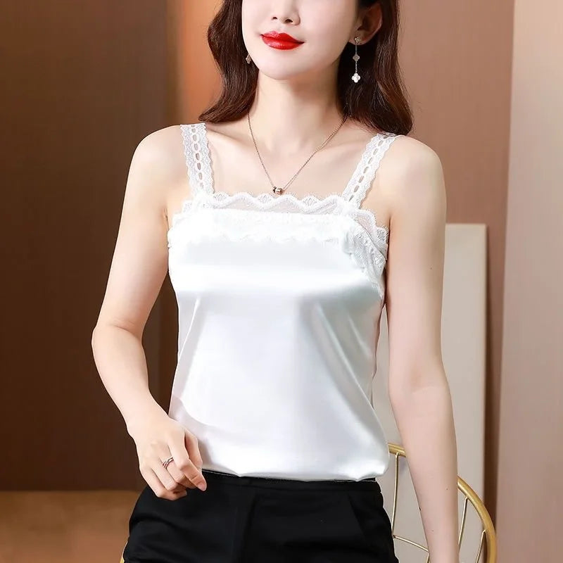A new summer lace halter top for women's fashion, with a unique design inside and a sexy and beautiful back outside