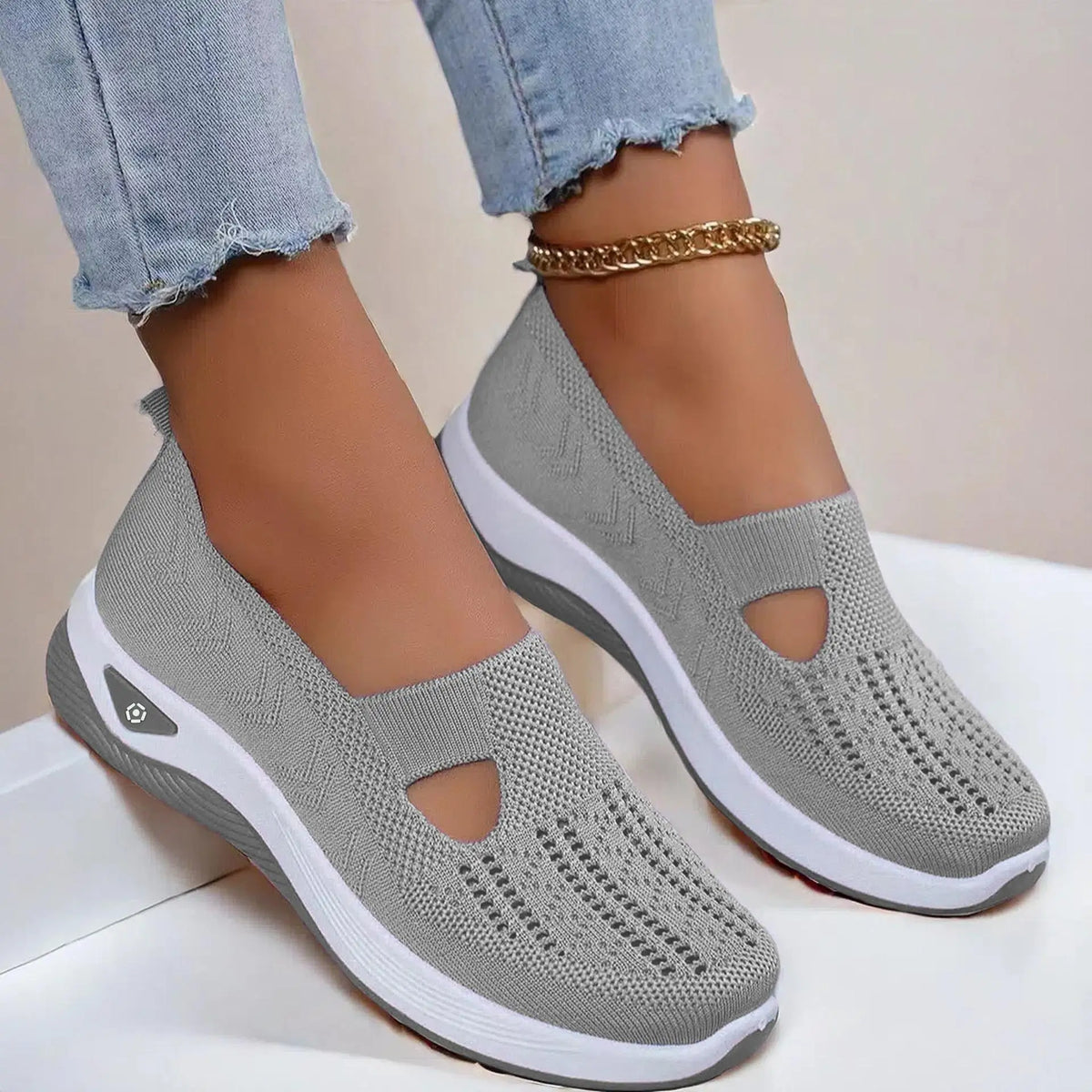 Woman Summer Breathable Mesh Flat Shoes Women Knitted Loafers Elderly Women's Shoes Mom Sneakers Middle-aged Women Casual Shoes