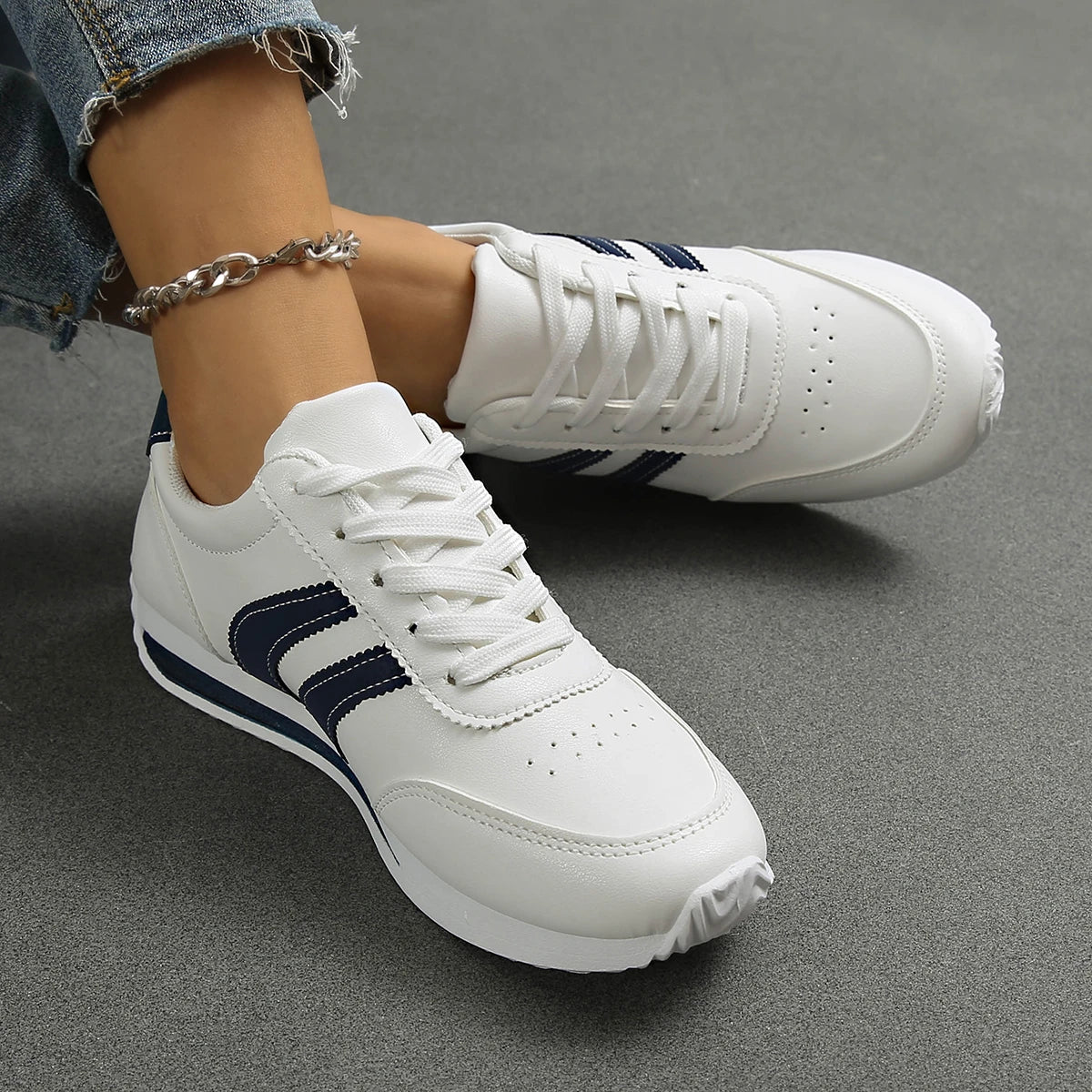 Women's Casual Lightweight Breathable Sport Shoes Spring Autumn New All-match Running Sneakers Zapatos De Mujer Tenis Jeans